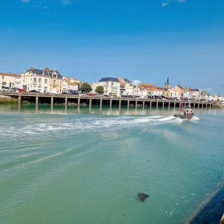 Alcove Pres De La Avec Balcon Et Wifi - Quartier Arago - Fr-1-331-229 * Les Sables-dʼOlonne